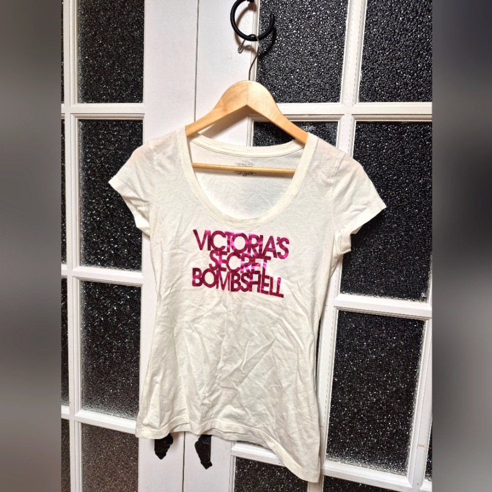 *Rare Victoria’s Secret Bombshell white tee short sleeve T shirt small medium